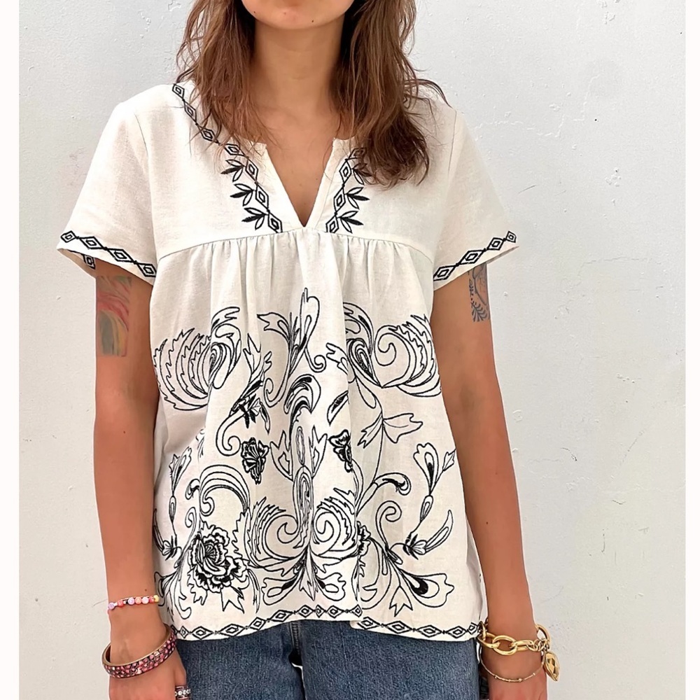Neiman Marcus Linen Blend Embroidered Boho Blouse Cream Black Split Neck Top S